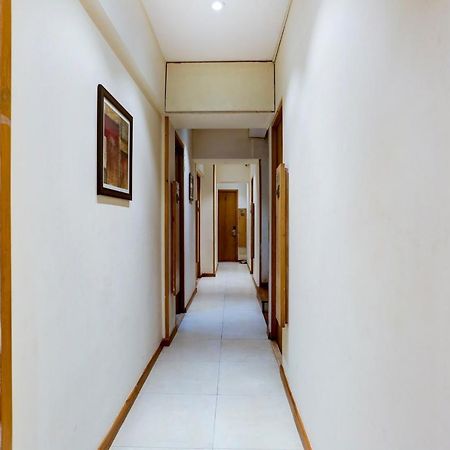 Oyo 81549 Hotel Elegance Nx Мумбай Екстериор снимка